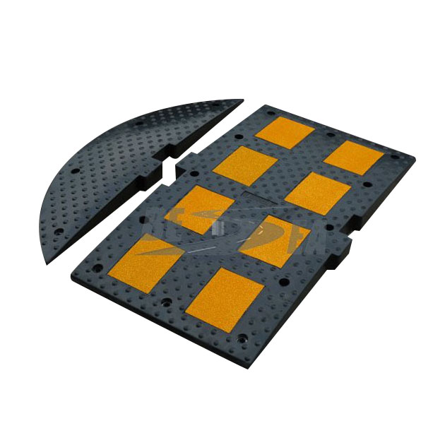 Black & Yellow Rubber 900mm Width Road Speed Bump